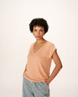 Grace & Mila Prosper t-paita - persikka - naisten t-paidat - v-aukko - naisten muoti - verkkokauppa - kivijalkamyymälä - IHANA Store
