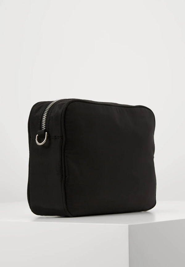 InWear Travel camera laukku - musta - naisten laukut - asusteet - kangaslaukut - IHANA Store - lifestyle - verkkokauppa