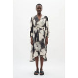 InWear Basiral kietaisumekko - musta kuvioitu - naisten juhlavaatteet - muoti - lifestyle - IHANA Store