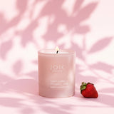 Joik Strawberries & Sparkling wine tuoksukynttilä - rapsivaha - tuoksukynttilät - kodin sisustus - lifestyle - IHANA Store - kotimainen verkkokauppa