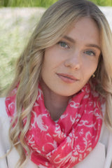 Lasessor Greta silkkituubihuivi - vadelmanpunainen kuvioitu - naisten asusteet - huivit - IHANA Store - llifestylemyymälä