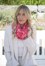 Lasessor Greta silkkituubihuivi - vadelmanpunainen kuvioitu - naisten asusteet - huivit - IHANA Store - llifestylemyymälä