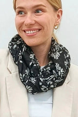 Lasessor Tarina silkkituubihuivi - musta kuvioitu - naisten asusteet - muoti - lifestyle - IHANA Store