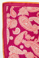 Lasessor Tilda silkkihuivi - fuksia-kuvioitu - neliöhuivi - asusteet - naisten muoti - pukeutuminen - IHANA Store - lifestyle - kotimainen verkkokauppa