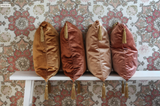 Miljögården tyynynpäällinen - sametti - tasselit - koti - sisustus - persikanoranssi - IHANA Store