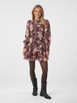 Neo Noir Aberto mekko - musta kukkakuvioitu - frillamekko - naisten vaatteet - muoti - kukkamekot - lifetsyle - IHANA Store - kotimainen verkkokauppa