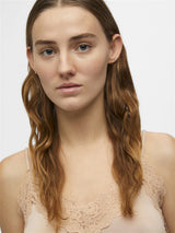 Object Leena pitsitoppi - beige - naisten vaatteet - muoti - IHANA Store - lifestyle