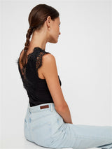 Pieces Ilu toppi - musta - Alustopit - Naisten vaatteet - Muoti - IHANA Store - lifestylemyymälä