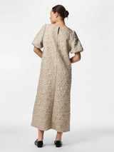 Pieces Gretchen mekko - shampanja - maksimekko - joustava - juhlamekot - lifestyle - IHANA Store - kotimainen verkkokauppa