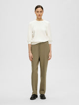 Selected Femme Tenny collegepaita - luonnonvalkoinen - naisten lyhyt pusero - volyymihihat - muoti - IHANA Store - lifestyle