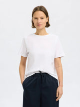 Selected Femme Assia t-paita - valkoinen - naisten muoti - naisten t-paita - pukeutuminen - kesävaatteet - lifestyle - IHANA Store