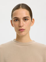 Selected Tenny collegepusero - beige - naisten paidat - puserot - collegepaidat - naisten muoti - lifestyle - IHANA Store - kotimainen verkkokauppa