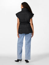 YAS Merla toppaliivi - musta- naisten vaatteet - toppaliivi - vanuliivi - ulkovaate - IHANA Store