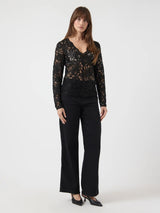 YAS Lacey pusero - musta - pitsipaidat - naisten muoti - vaatteet - pukeutuminen - lifestyle - IHANA Store - verkkokauppa