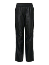 YAS Sophie nahkahousut - musta - nahkahousut - leveälahkeiset housut -naisten muoti - lifestylemyymälä - IHANA Store