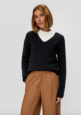 s.Oliver neulepusero - musta - Yläosat - Naisten vaatteet - IHANA Store - Lifestylemyymälä