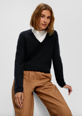 s.Oliver neulepusero - musta - Yläosat - Naisten vaatteet - IHANA Store - Lifestylemyymälä