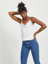 Object Leena pitsitoppi - valkoinen - naisten vaatteet - muoti - IHANA Store - lifestyle