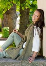 Lasessor Paola pellavahuivi - oliivi - naisten asusteet ja vaatteet - IHANA Store - lifestylemyymälä