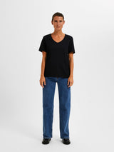 Selected Femme Essential t-paita - musta - naisten lyhythihainen paita v-aukkoinen kaulus - Naisten vaatteet - IHANA Store