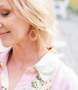 Amanda B. Peach Glow korvakorut - persikka kulta- naisten korut - lifestyle myymälä - IHANA Store - naisten pukeutuminen -kotimainen verkkokauppa
