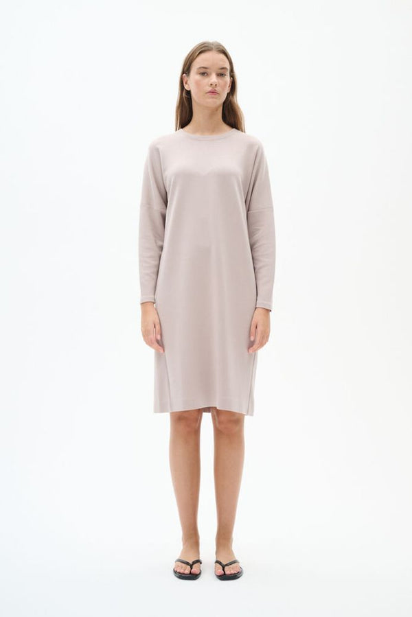 InWear Annie collegemekko - beige - trikoomekot - naisten mekot - muoti -lifestyle - IHANA Store