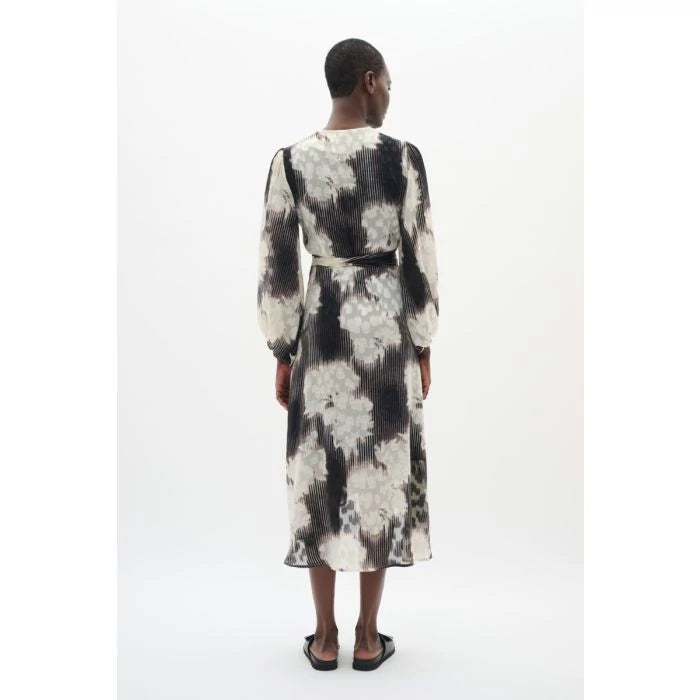 InWear Basiral kietaisumekko - musta kuvioitu - naisten juhlavaatteet - muoti - lifestyle - IHANA Store