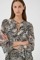 InWear Lyon mekko - musta valko kuvioitu - sifonkimekot - naisten vaatteet - muoti - pukeutuminen - lifestyle - IHANA Store - kotimainen verkkokauppa