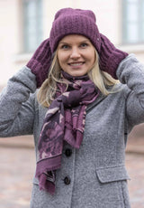 Lasessor Roseanna villahuivi - viininpunainen - kukkakuvioitu - villahuivit - naisten asusteet - lifestyle - IHANA Store - kotimainen verkkokauppa