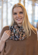 Lasessor Amina silkkituubihuivi - beige kuvioitu - naisten huivit - naisten asusteet - lifestyle - IHANA Store