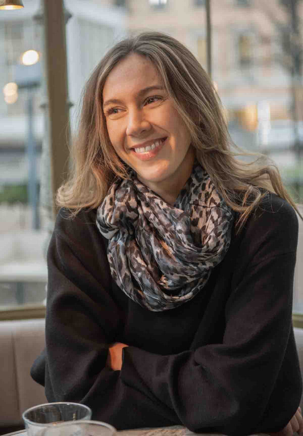 Lasessor Loreen silkkituubihuivi - taupe - naisten asusteet - muoti - silkkihuivi - lifestyle - IHANA Store