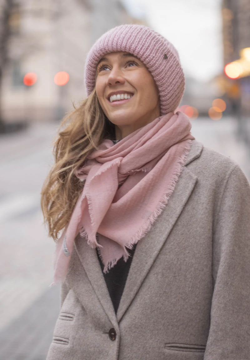 Lasessor Sienna villahuivi - roosa - naisten asusteet ja vaatteet - IHANA Store - lifestylemyymälä
