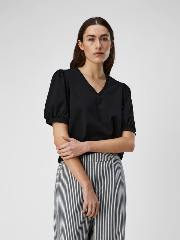 Object Caroline t-paita - musta - puhvihihat - v-aukkoinen - naisten vaatteet - IHANA Store - lifestylemyymälä - verkkokauppa