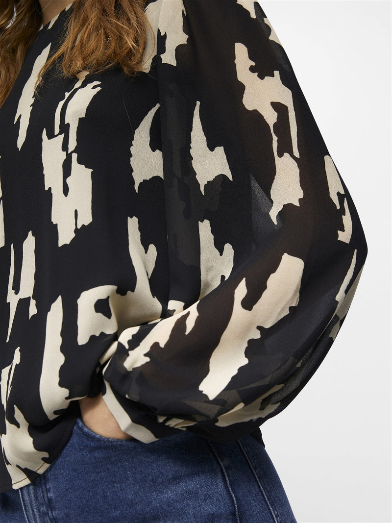 Object Mila sifonkipusero - musta - kuvioitu - Naisten paidat ja puserot - Muoti - IHANA Store - Lifestylemyymälä