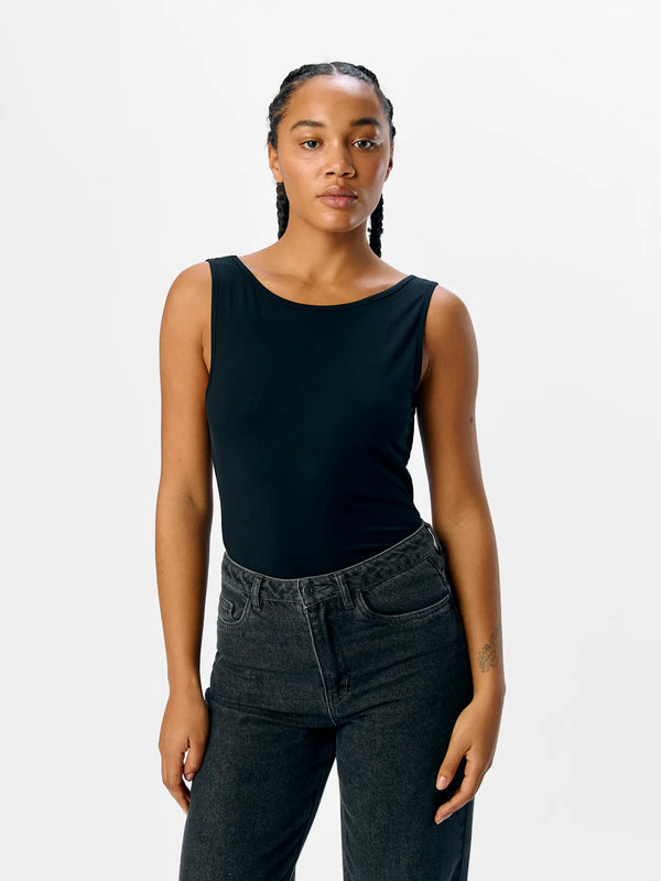 Object Leena Sus tanktoppi - musta - aluspaita - hihaton paita - naisten vaatteet - IHANA Store 