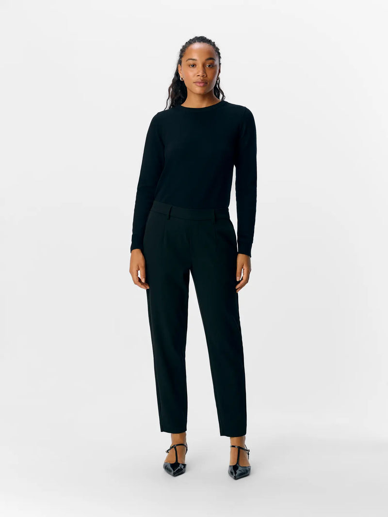 Object Lisa housut - musta - naisten suorat housut - naisten muoti - pukeutuminen - IHANA Store - lifestylemyymälä - verkkokauppa