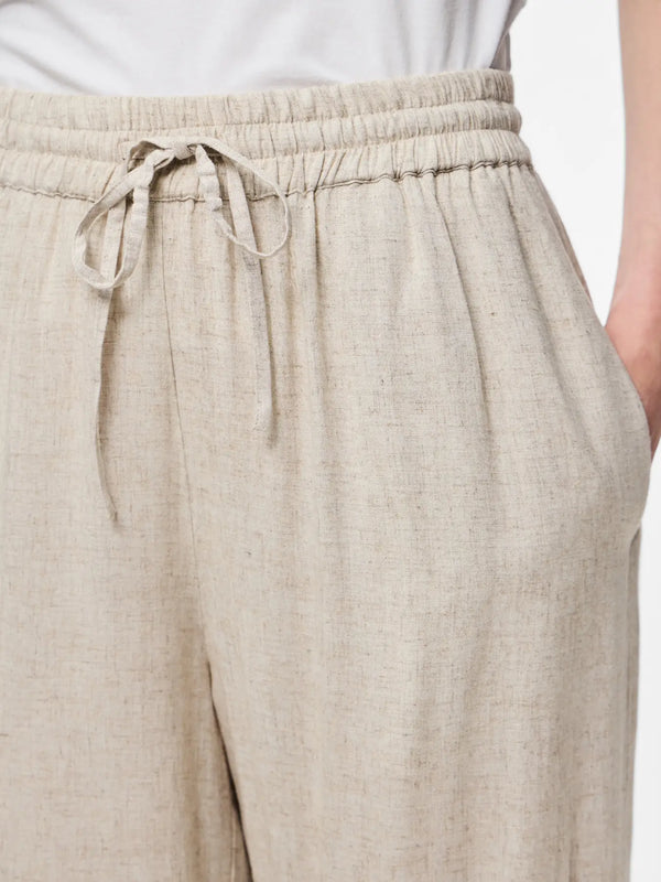 Pieces Pia housut - beige - naisten vaatteet - ohuet housut - alaosat - IHANA Store - lifestyle - muoti