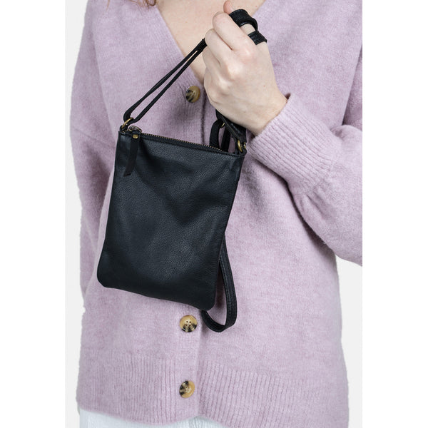 Treats Jane olkalaukku - musta - naisten laukut - IHANA Store - naisten vaatteet - lifestylemyymälä
