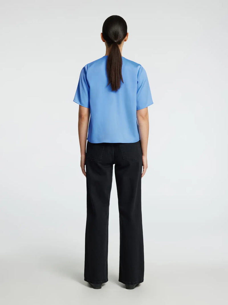 Selected Femme Lena pusero - sininen - lyhythihainen pusero - naisten juhlapaidat - muoti - lifestylemyymälä - IHANA Store