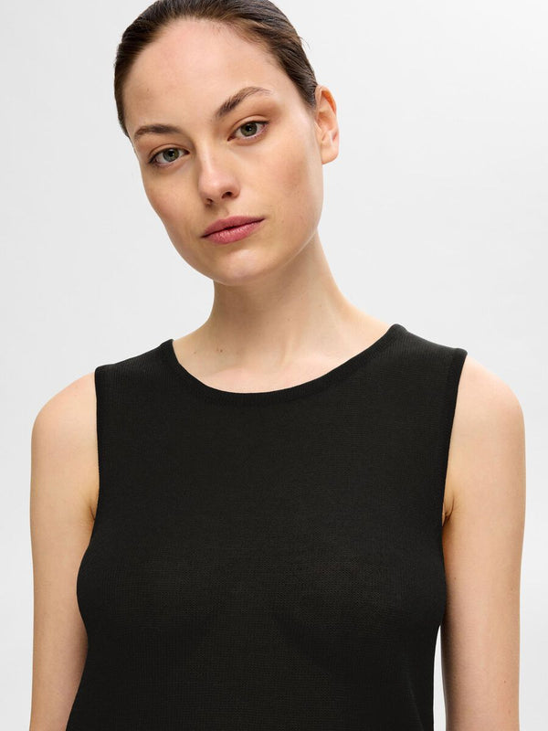 Selected Femme Moon hihaton toppi - musta - kesävaatteet - naisten kesätopit - naisten muoti - IHANA Store