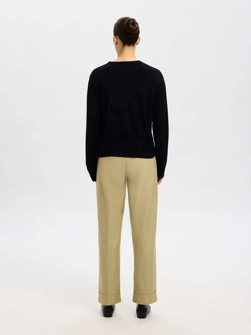 Selected Thea merinovillaneule - musta - naisten neuleet - merinovillavaatteet - naisten muoti - pukeutuminen - lifestyle - IHANA Store