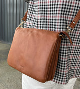 Treats Litzy yliolan laukku - konjakki - naisten käsilaukut - nahkalaukut - laukkumuoti - mustat nahkalaukut - lifestyle - IHANA Store - kotimainen verkkokauppa