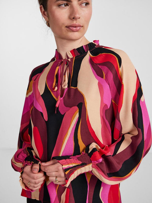 YAS Figana pusero - kuvioitu - punainen - yläosat - naisten vaatteet - IHANA Store - lifestylemyymälä