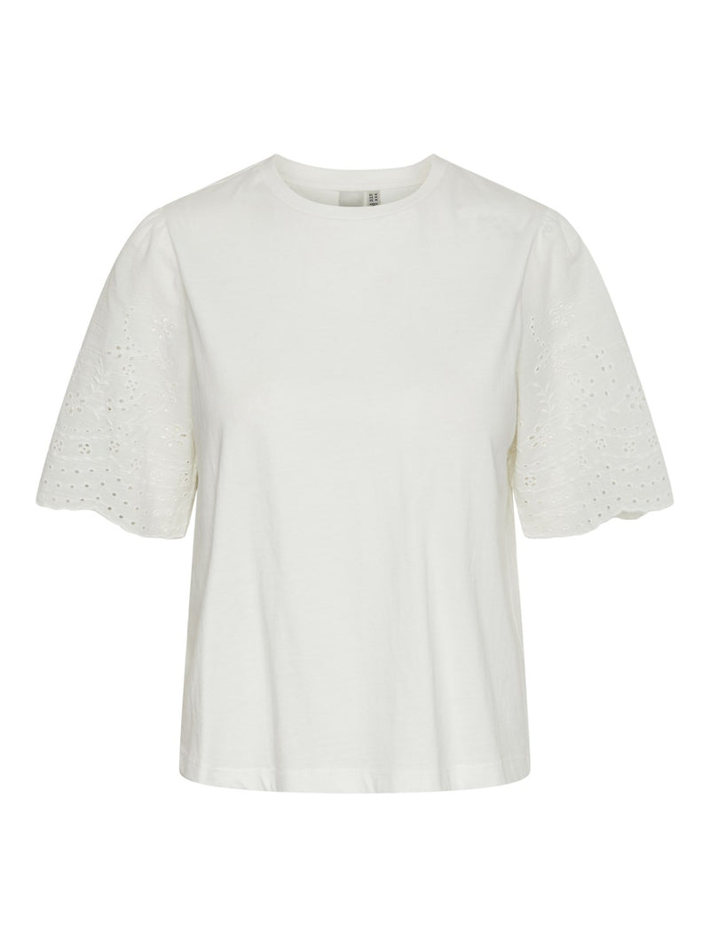 YAS Lex t-paita - pitsihihat - valkoinen - naisten pusero - naisten vaatteet - IHANA Store - lifestylemyymälä - kotimainen verkkokauppa