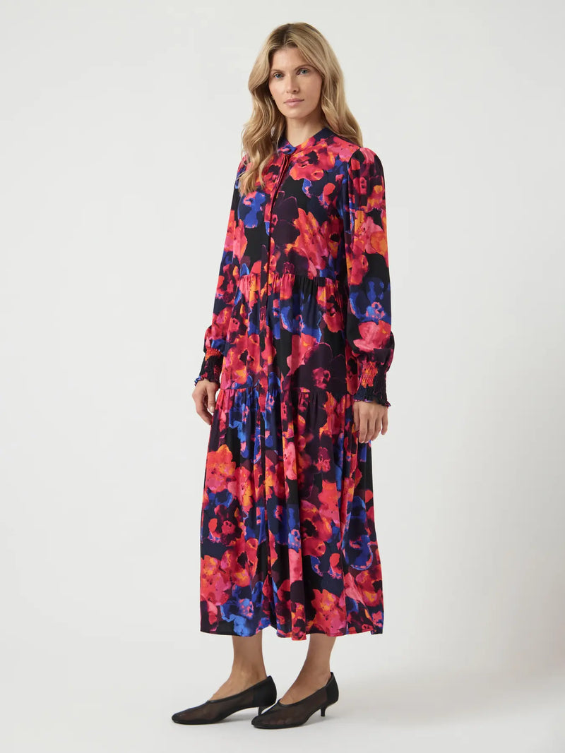 YAS Asina mekko - frillamekko - maksimekot - kukkakuvioitu - IHANA Store - lifestylemyymälä - naisten  vaatteet