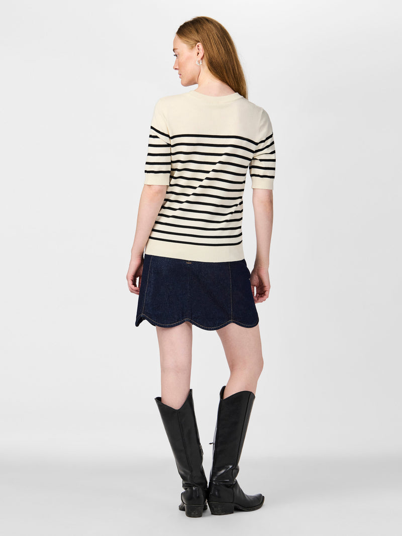 YAS_Lena_t-paitaneule - valko-musta-raidallinen - muoti - naisten vaatteet - IHANA Store