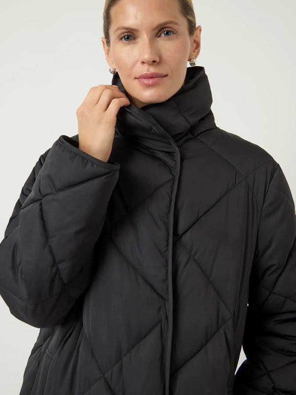 YAS Selura takki - musta - naisten takit - syys- ja talvitakit - naisten muoti - lifestyle - IHANA Store