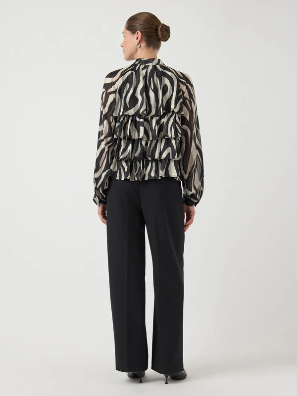 YAS Twigsy pusero - musta valko kuvioitu - juhlapaita - frillapaita - röyhelö - naisten vaatteet - muoti - IHANA Store