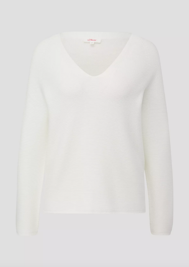 s.Oliver neulepusero - valkoinen - v-aukkoinen neule - ohut neule - IHANA Store - naisten vaatteet - verkkokauppa - lifestylemyymälä