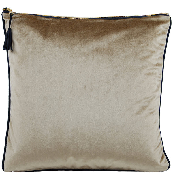 Miljogarden Chambord tyynynpäällinen - sametti - beige - koti - sisustus - tekstiilit - IHANA Store - lifestylemyymälä